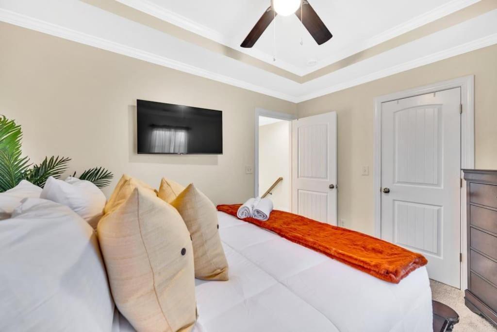 Cozy 2B Townhouse King Bed Free Parking Tv In Brs Βίλα Κόνκορντ Εξωτερικό φωτογραφία