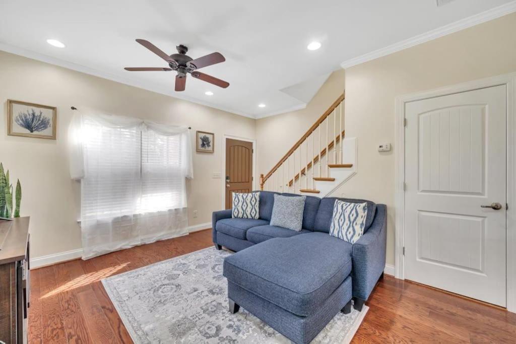 Cozy 2B Townhouse King Bed Free Parking Tv In Brs Βίλα Κόνκορντ Εξωτερικό φωτογραφία
